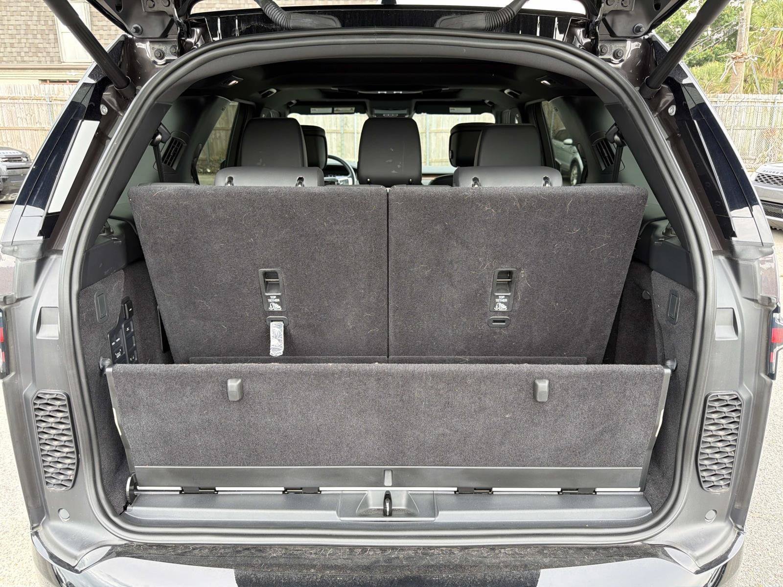 Certified Used 2025 Gray Land Rover Dynamic SE image 8