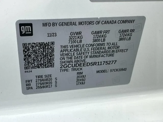 Used 2024 Summit White Chevrolet RST image 23