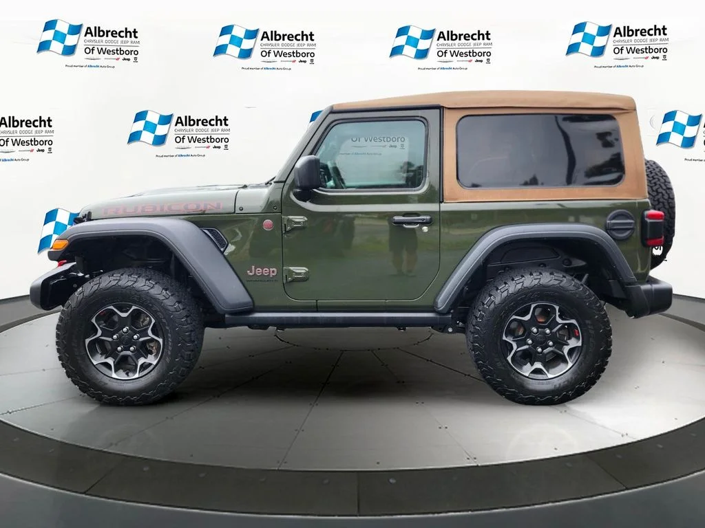 Used 2023 Green Jeep Rubicon image 2