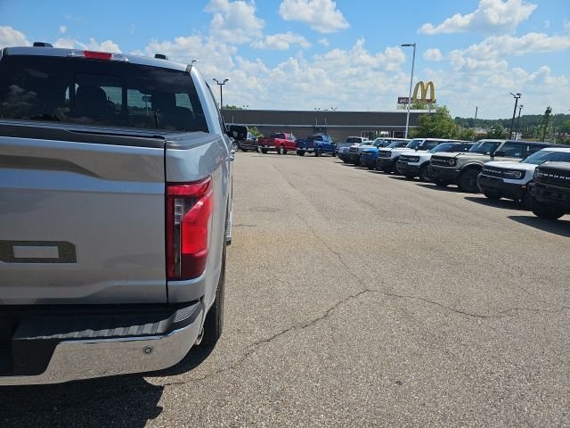 Used 2024 Silver Ford XLT image 7