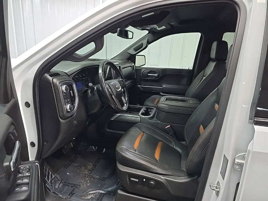 Used 2019 White GMC AT4 image 28