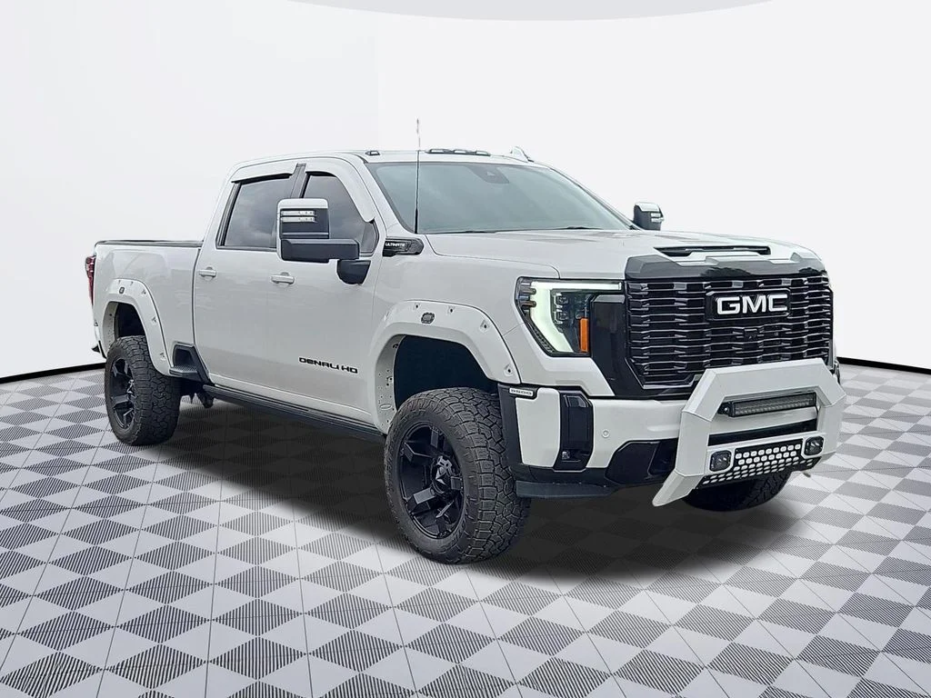 Used 2024 White Frost GMC Denali Ultimate image 8