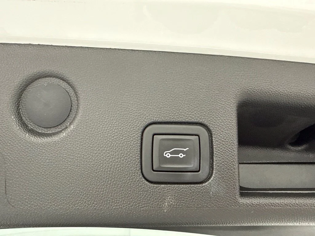 2024 Chevrolet Equinox LT SUV Slide 11