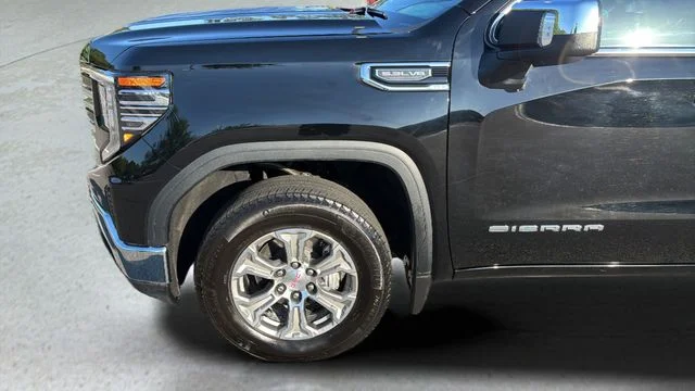 Used 2025 Black GMC SLT image 33