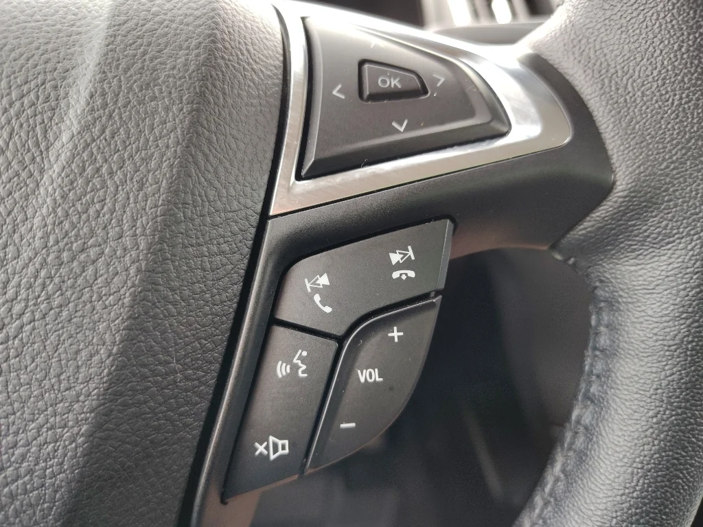 Used 2024 Agate Black Metallic Ford SEL image 18