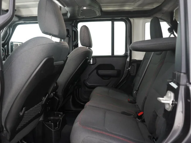 Used 2024  Jeep Rubicon image 13