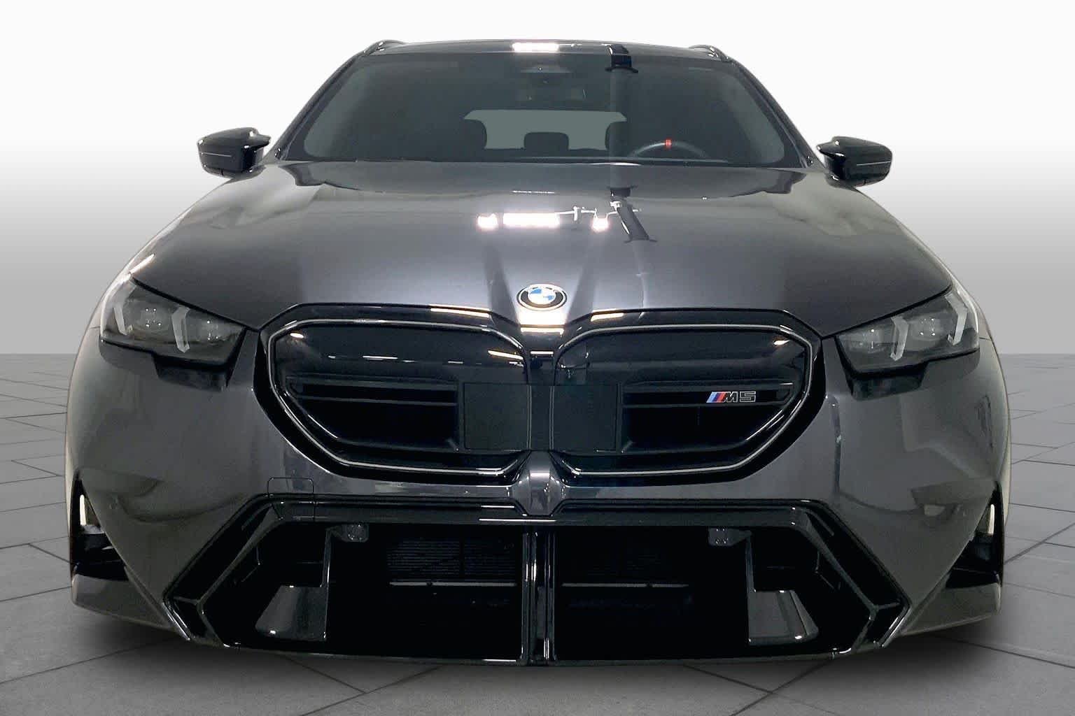 Used 2025 Dark Graphite Metallic BMW  image 3