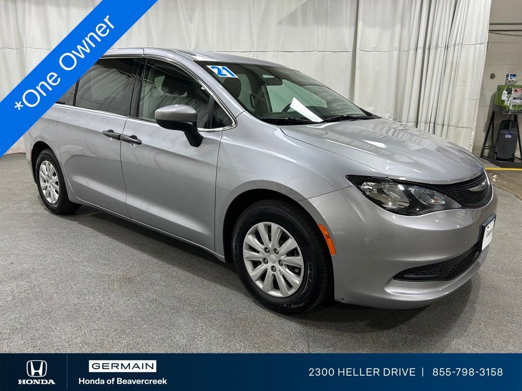 2021 Chrysler Voyager L's photo
