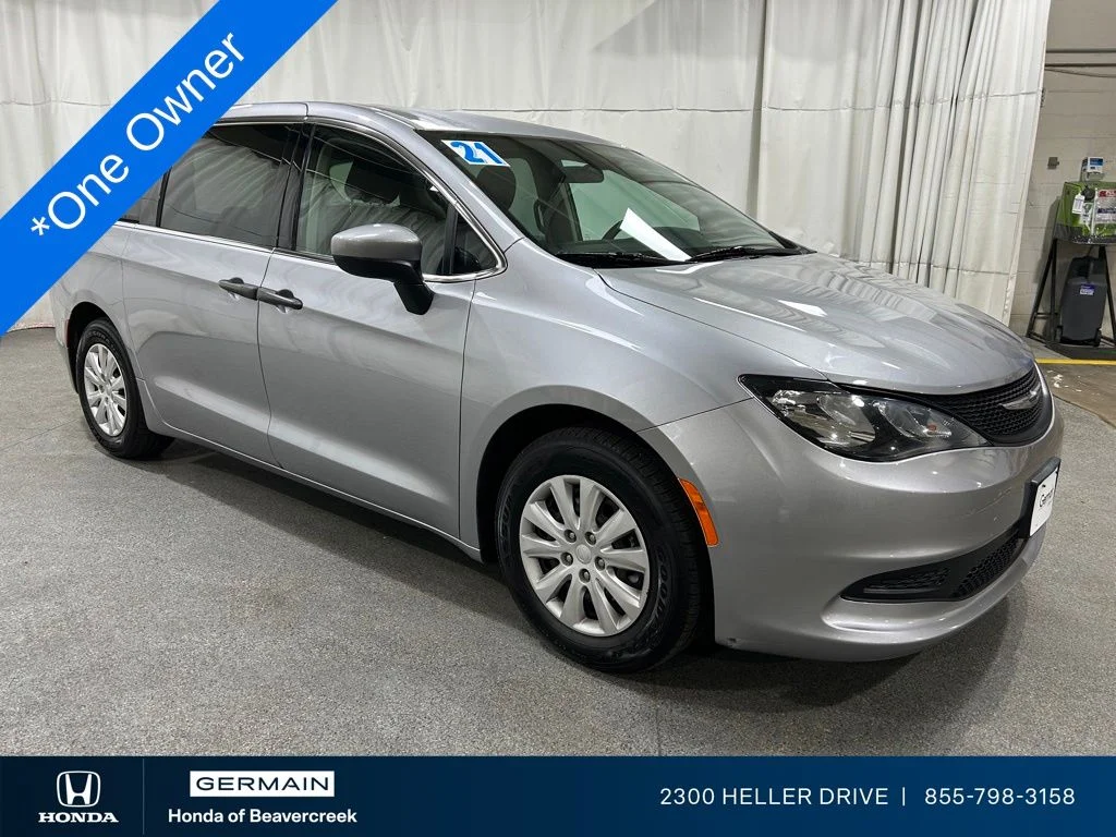 2021 Chrysler Voyager L's photo
