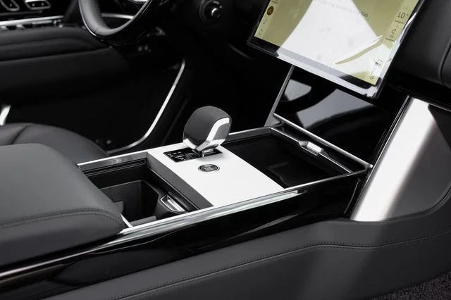 New 2026 Charente Grey Land Rover SE image 27