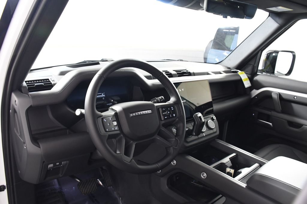 New 2026 Fuji White Land Rover S image 12