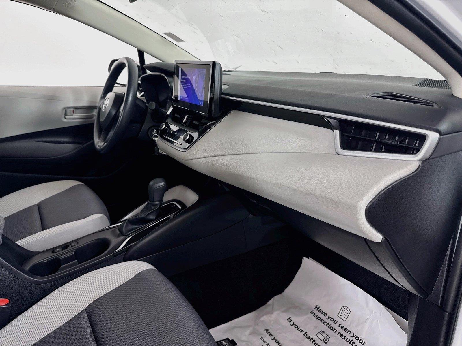 Used 2025 Ice Cap Toyota LE image 26