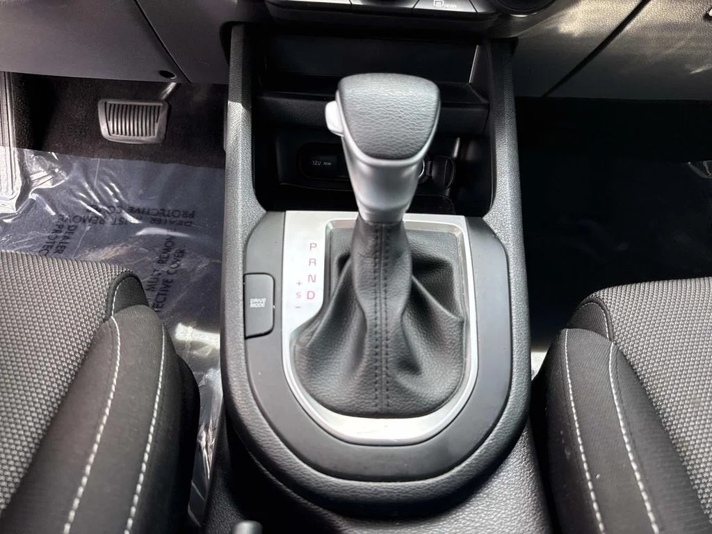 Used 2022 Gray Kia LXS image 33