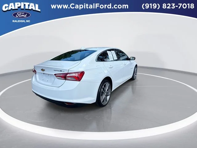 Used 2022 White Chevrolet LT image 8