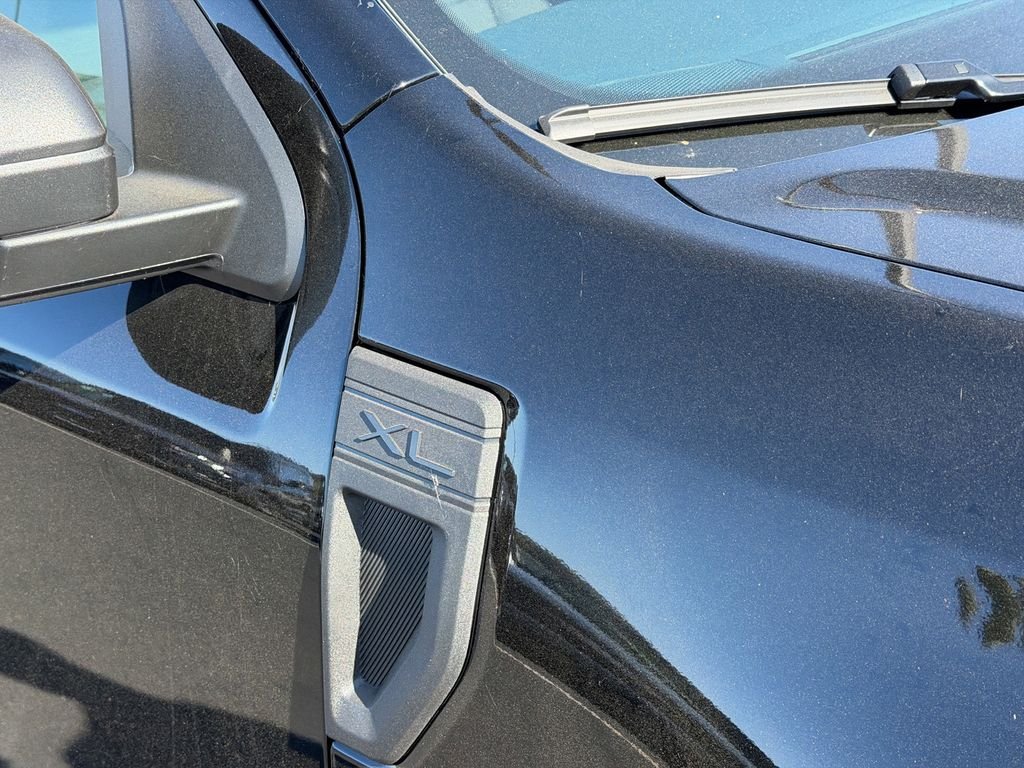 New 2026 Shadow Black Ford XL image 5