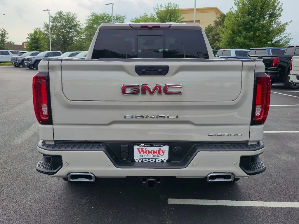 2026 GMC Sierra 1500 Denali - Photo 9