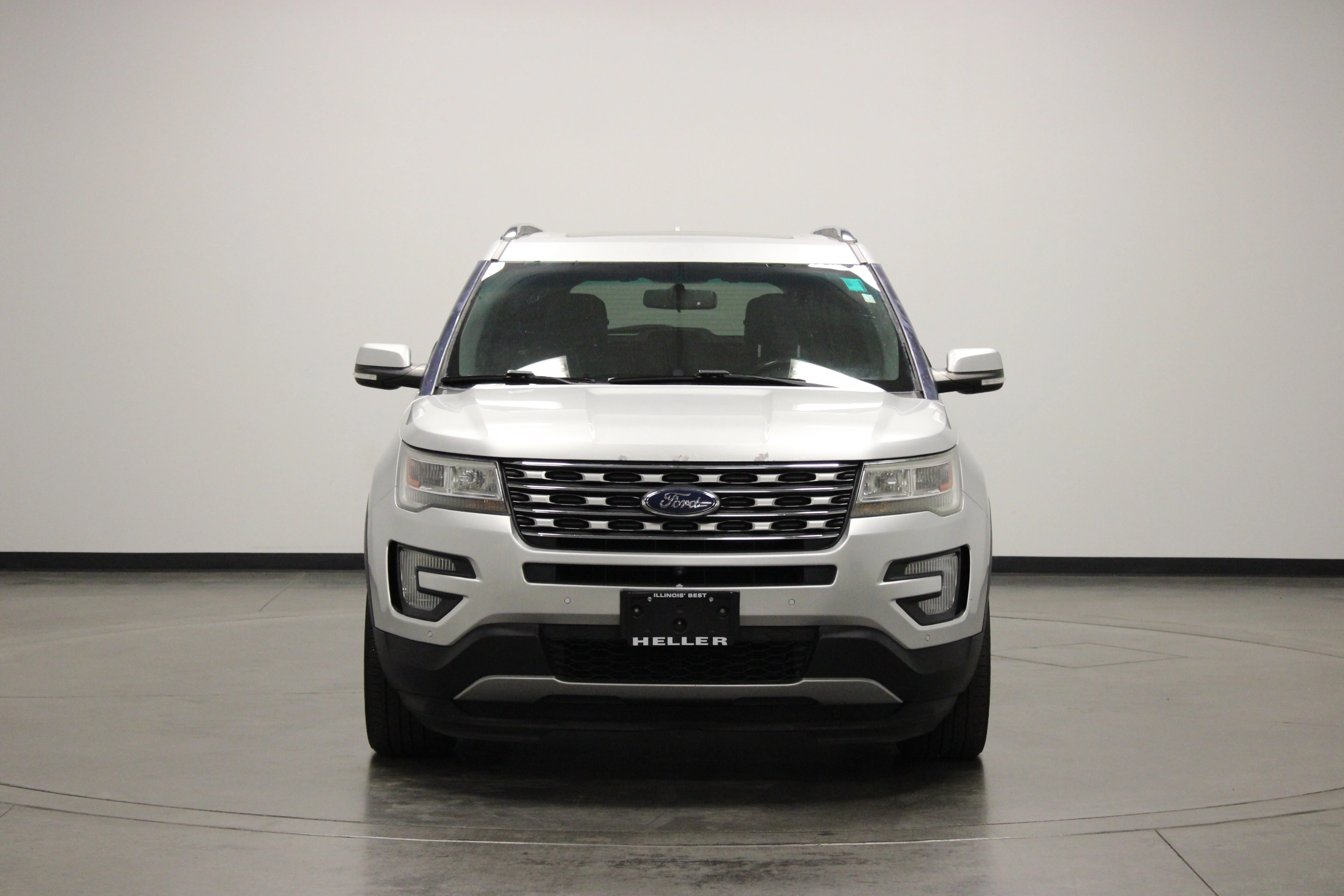 Used 2017 Ingot Silver Ford Limited image 3
