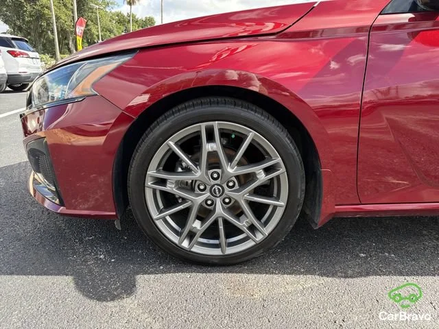 Used 2023 Red Nissan SR VC-Turbo FWD image 32