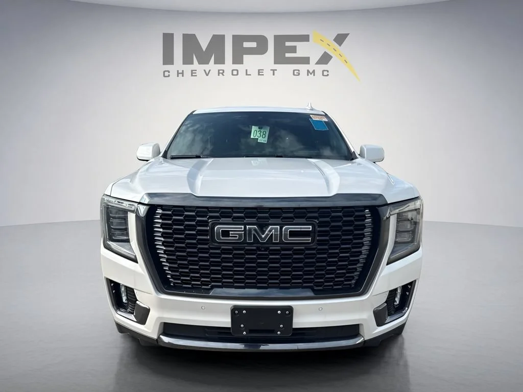 Used 2024 White Frost Tricoat GMC Denali Ultimate image 6