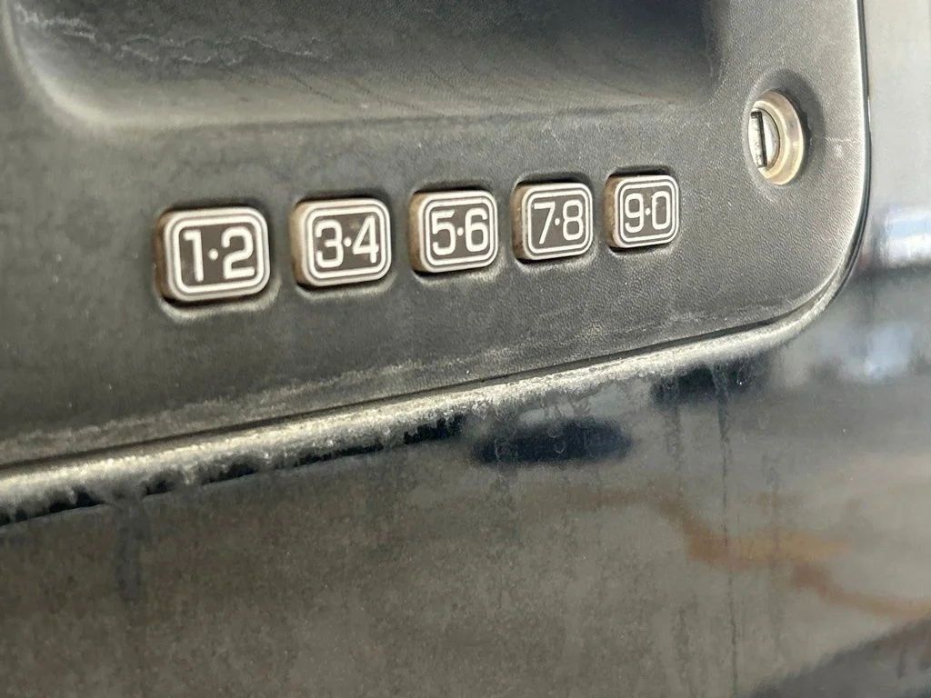 Used 2013 Black Ford XLT image 18