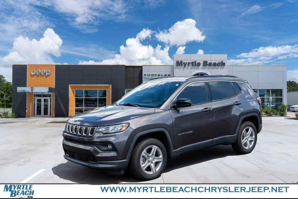 Used 2023 Crystal Metallic Jeep Latitude image 1