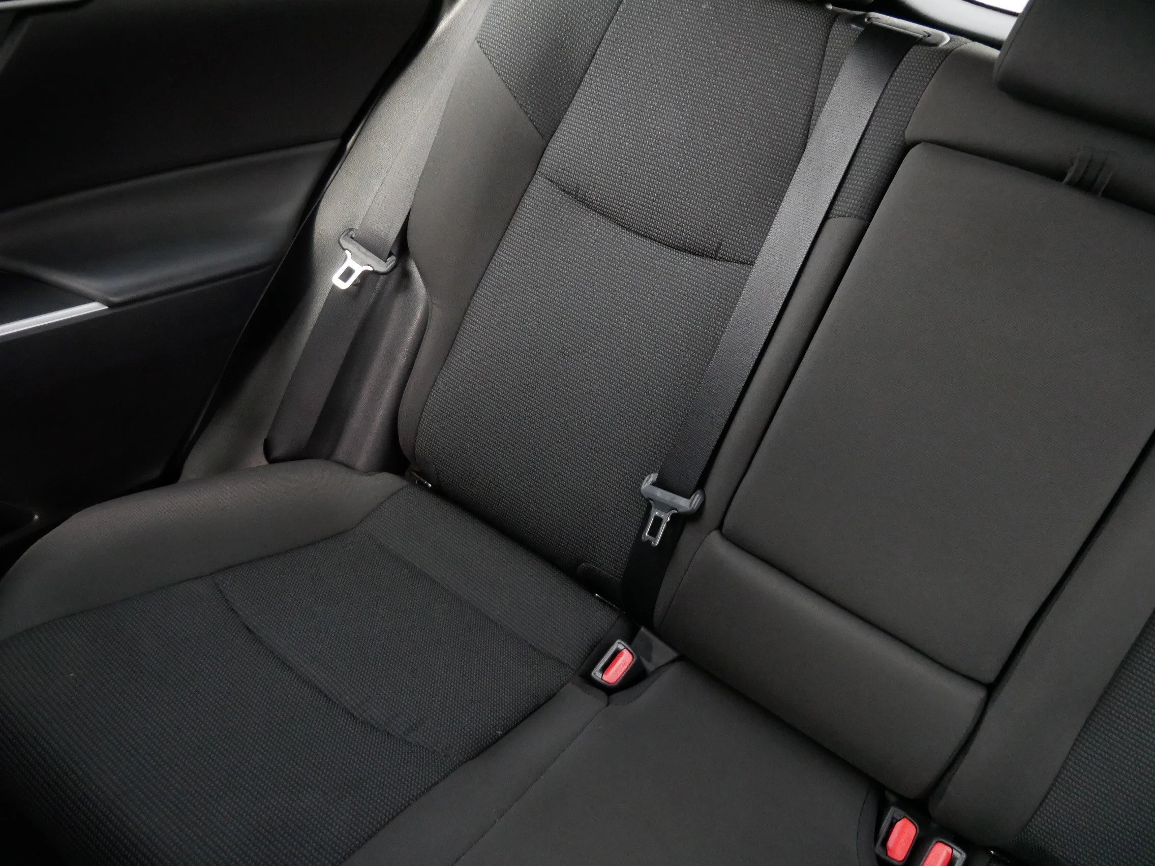 2025 Toyota RAV4 LE - Photo 12