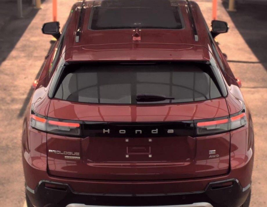 Used 2025 Red Honda Touring image 6