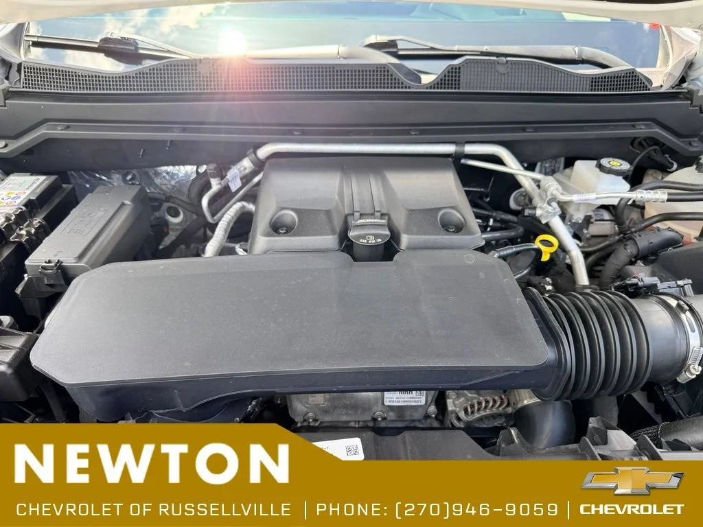 Used 2024 Summit White GMC Elevation image 30