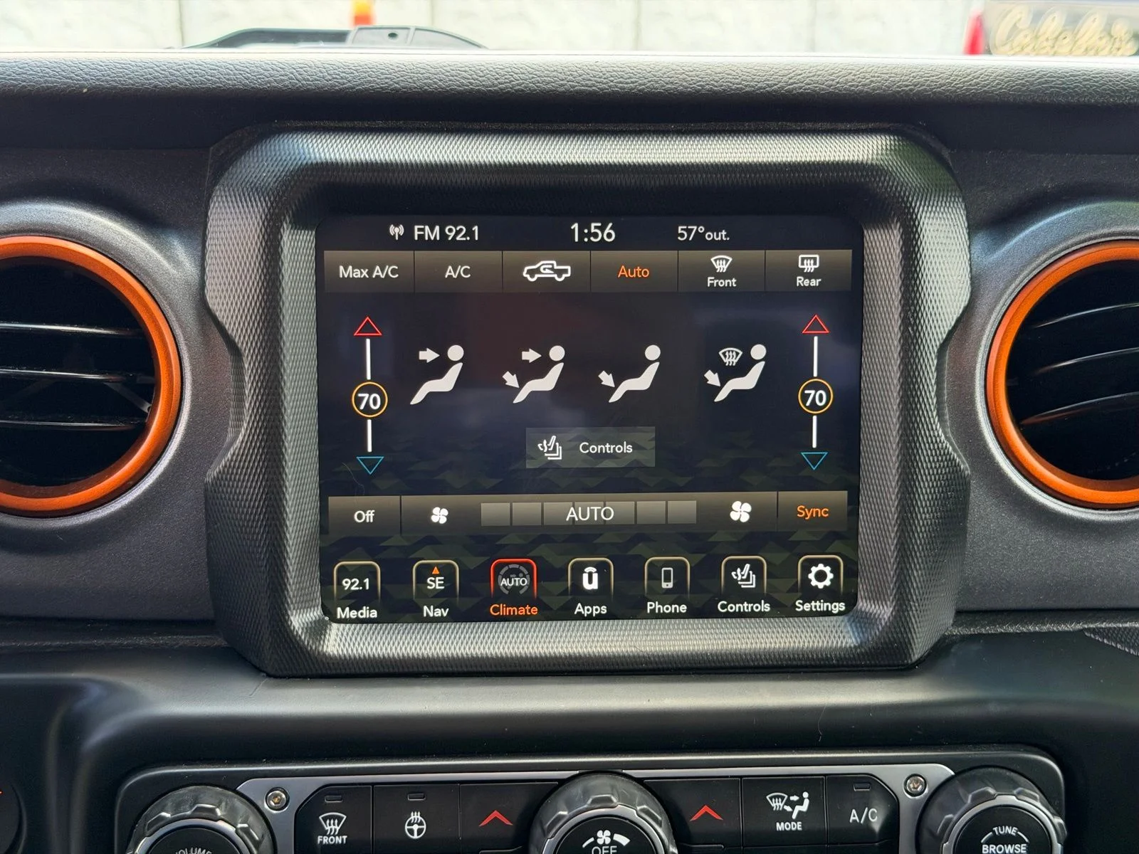 Used 2022 White Jeep Mojave image 21
