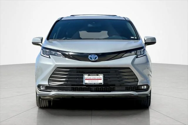 Certified Used 2025 Cement Toyota Woodland Edition image 43