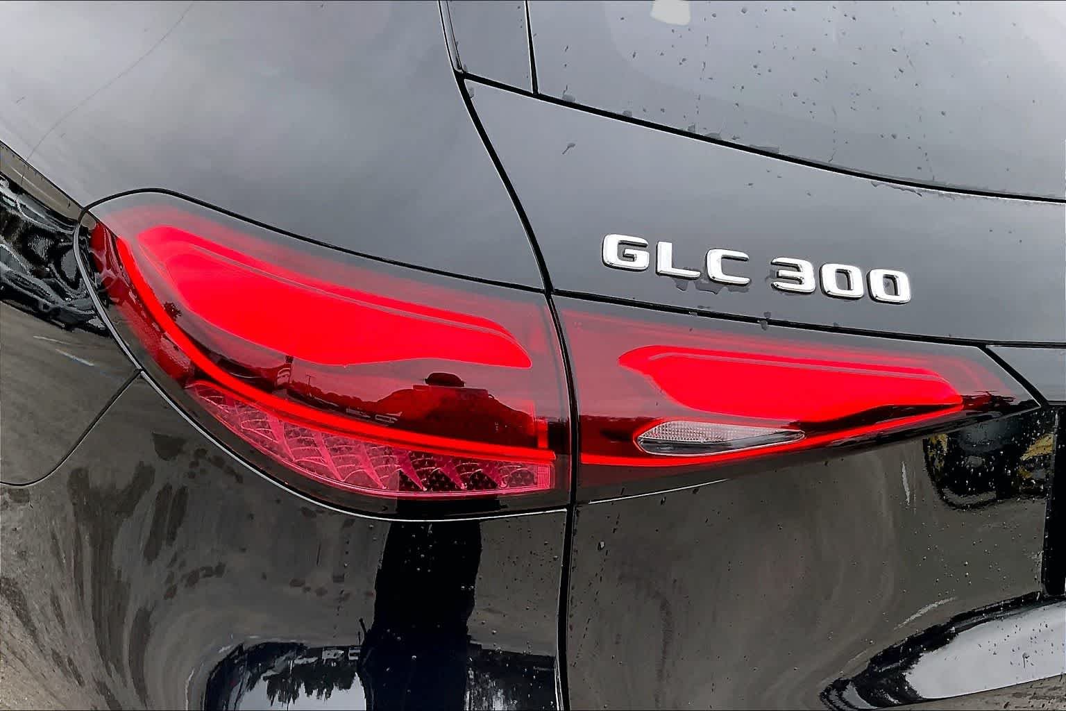 New 2026 Obsidian Black Metallic Mercedes-Benz GLC 300 image 5
