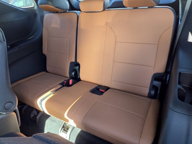 2027 Chevrolet Traverse Z71 - Photo 7