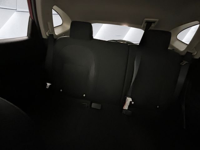Used 2015 Red Nissan S image 18