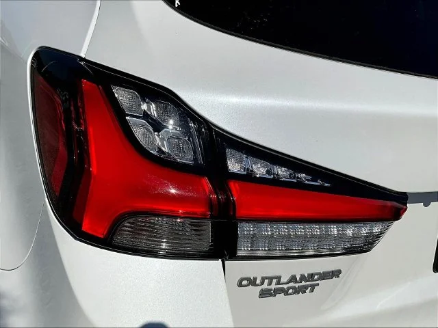 Used 2021 White Mitsubishi 2.0 ES image 25