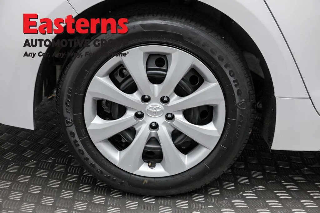 Used 2024 White Toyota LE image 27