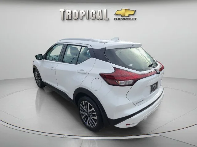 Used 2024 White Nissan SV image 3