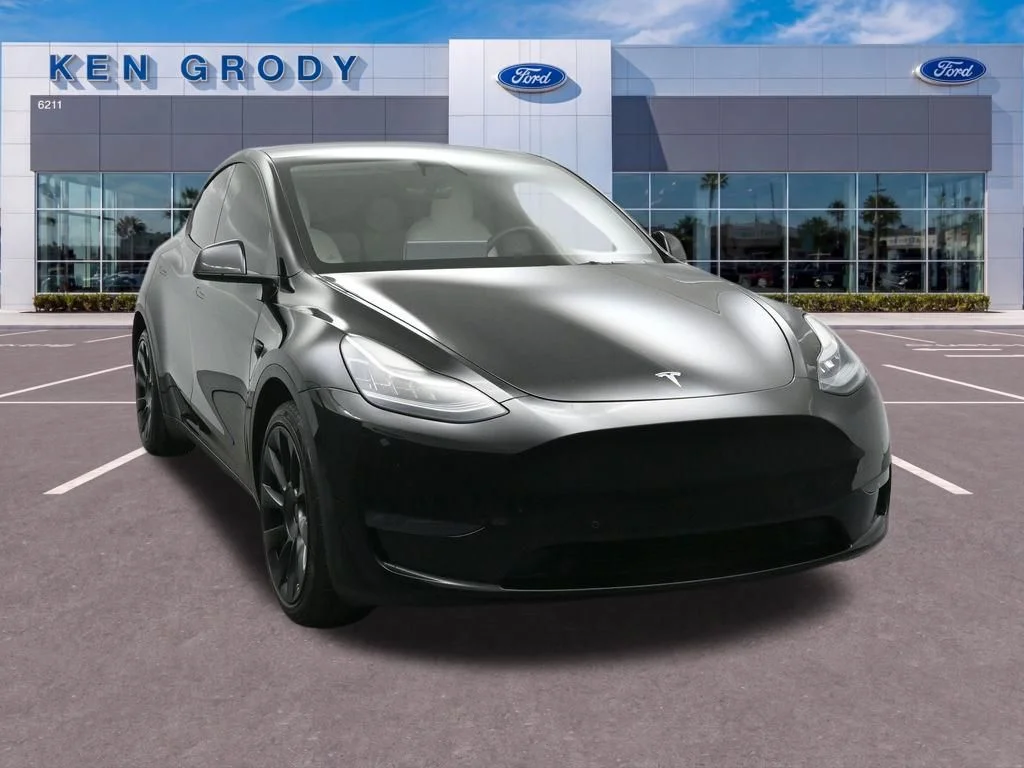 2021 Tesla Model Y Long Range Dual Motor All-Wheel Drive's photo