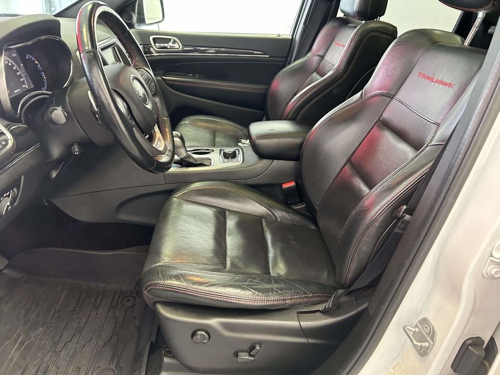 Used 2018 White Jeep Trailhawk image 19