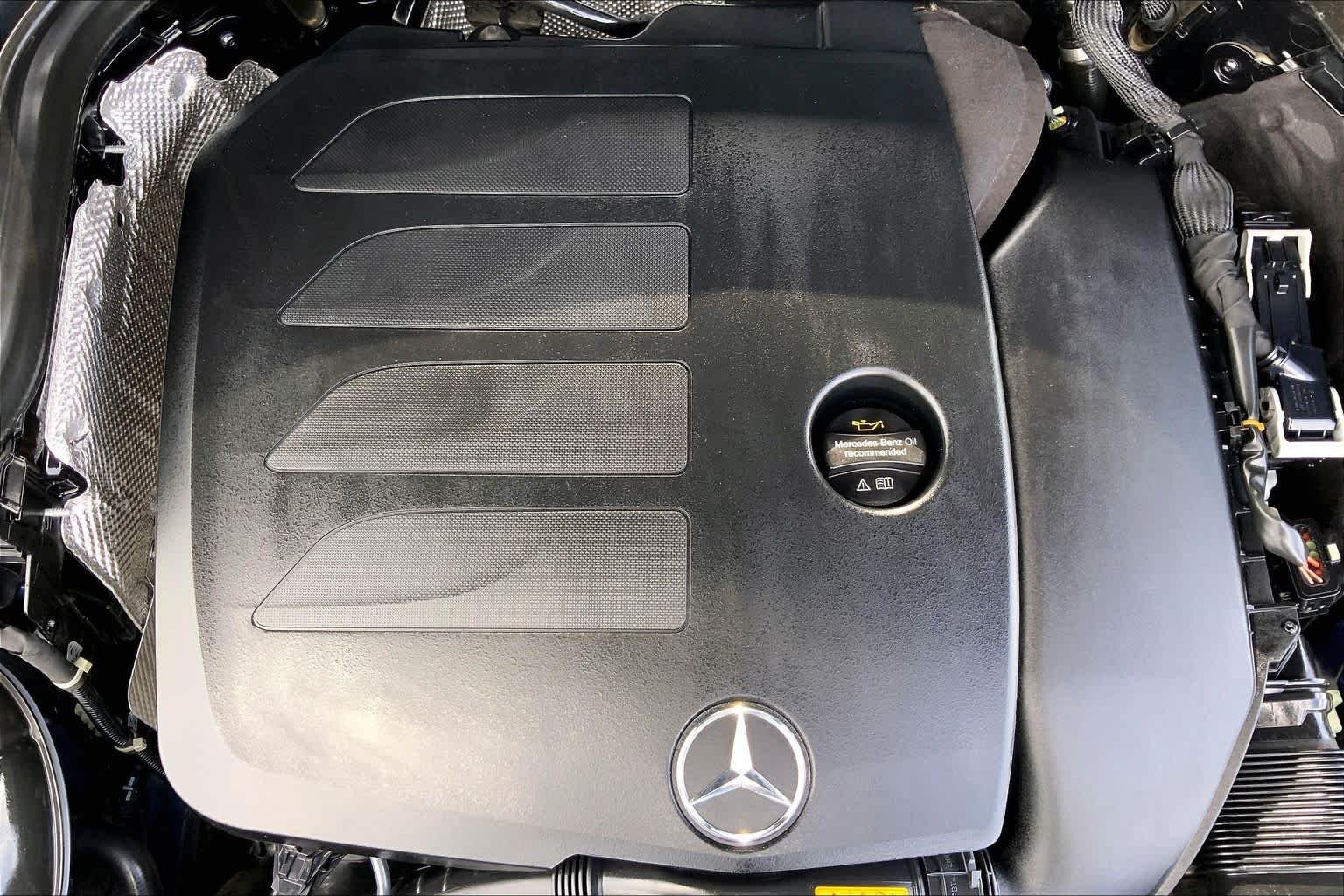 Used 2022 Lunar Blue Metallic Mercedes-Benz GLC 300 image 31