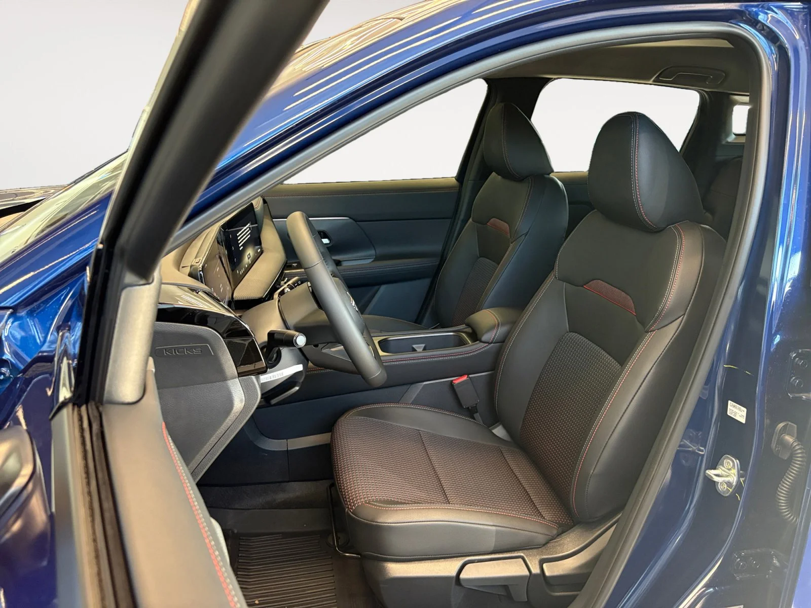 2026 Nissan KICKS SR - Photo 21