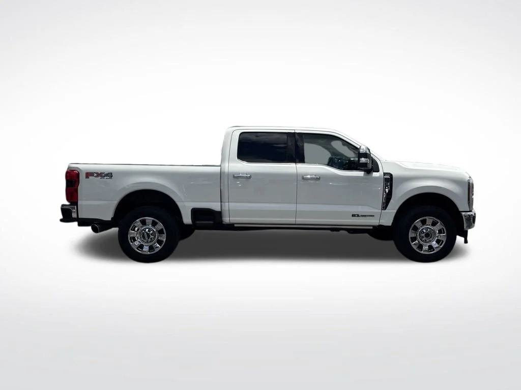 Used 2024 White Metallic Ford Lariat image 4