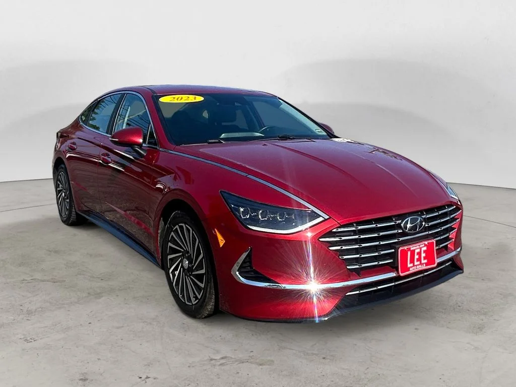 Used 2023 Ultimate Red Hyundai SEL image 8