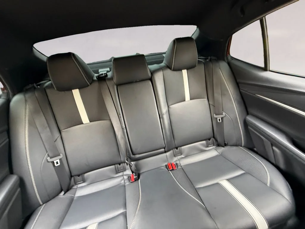 2025 Toyota Camry SE - Photo 18