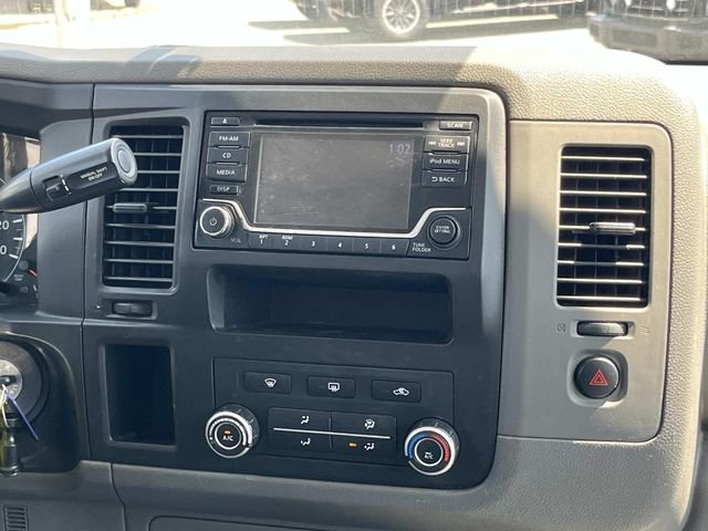 Used 2018 Glacier White Nissan S image 13