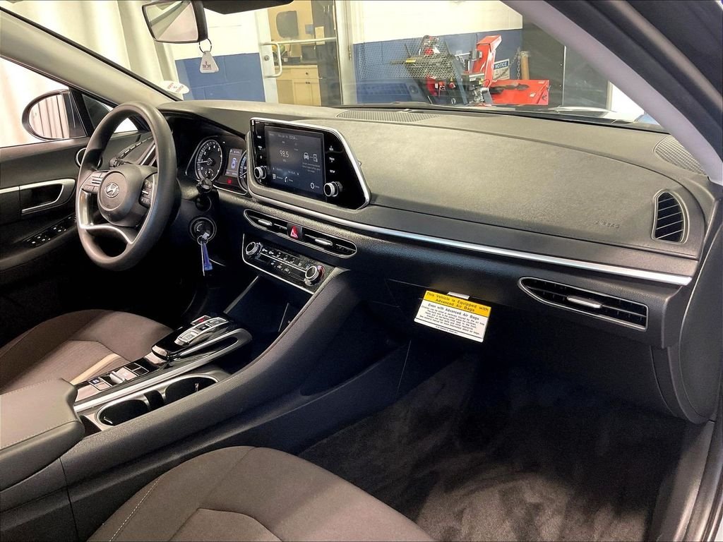 Used 2023 Gray Hyundai SE image 14