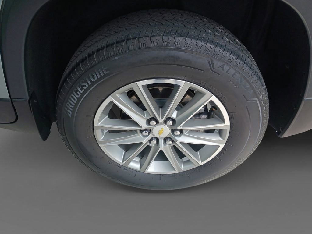Used 2023 Sterling Gray Metallic Chevrolet LT Cloth image 29