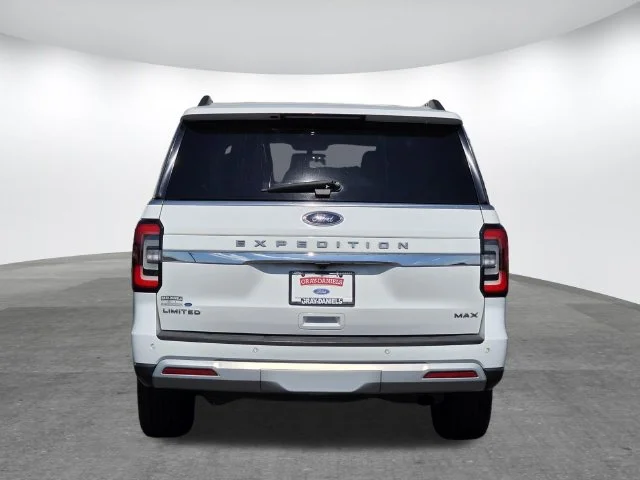 Certified Used 2022 Oxford White Ford Limited image 5