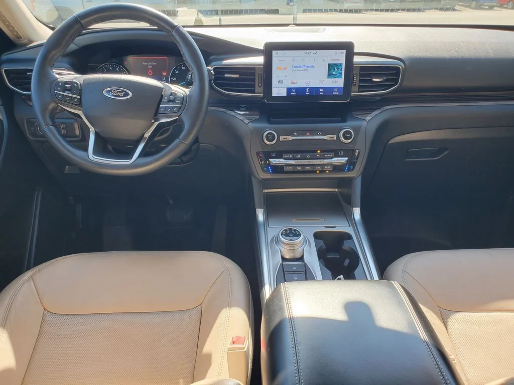 Used 2020 White Ford Limited image 5