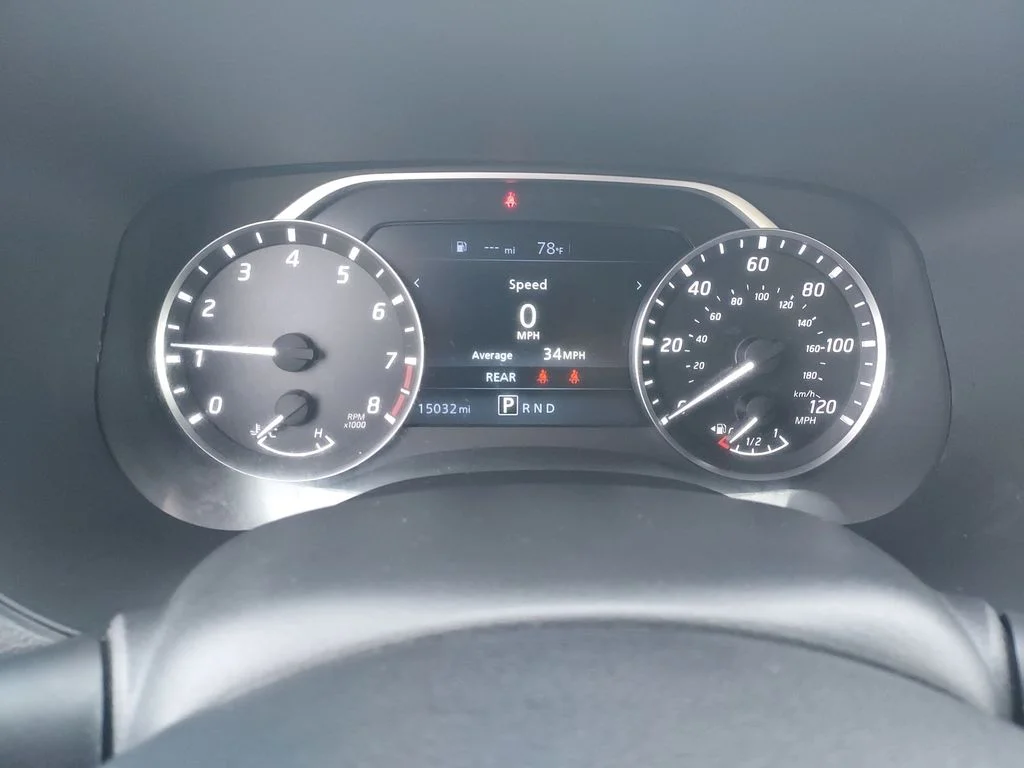 Used 2024 White Nissan S image 23