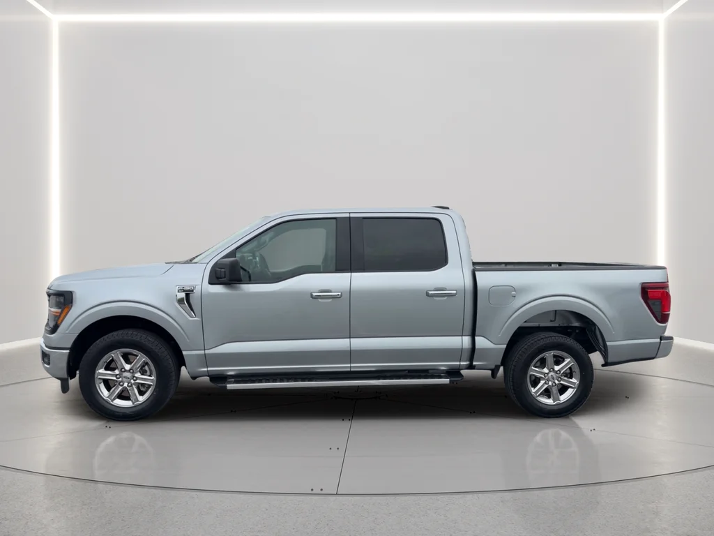 Used 2025 Silver Ford XLT image 8